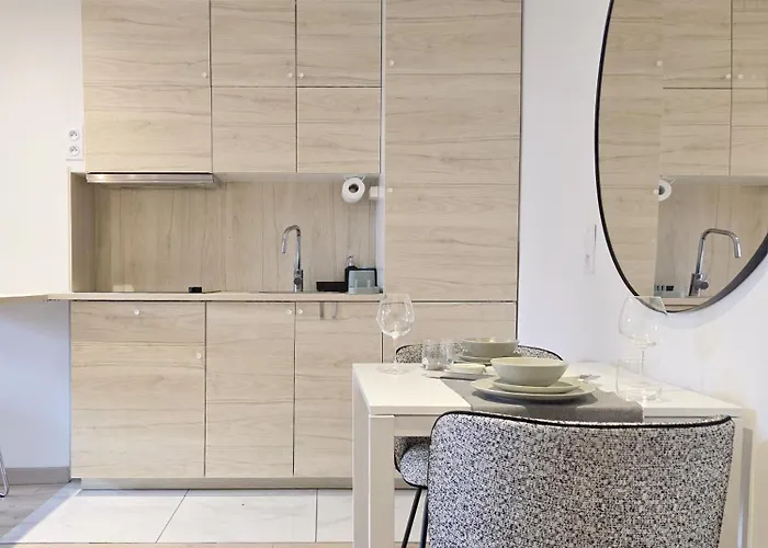 Memore - Hypercentre 3* מונס